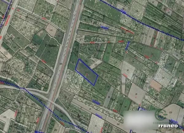 Agricultural property of 0,7 ha for sale in Valencia