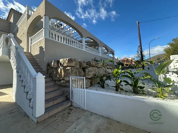 Casa de 0,054 ha en venta en El campello, Alicante