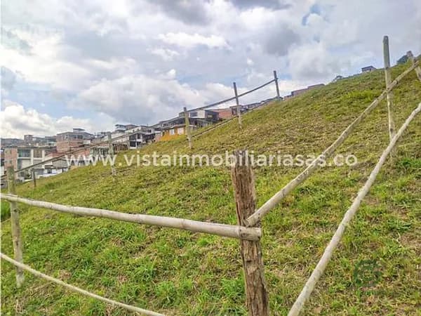 Terreno urbano de 0,0094 ha en venta en Caldas