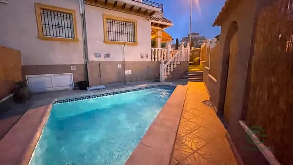 Casa de 0,015 ha en venta en Orihuela costa, Alicante