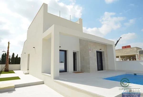 Casa de 0,0154 ha en venta en Daya nueva, Alicante