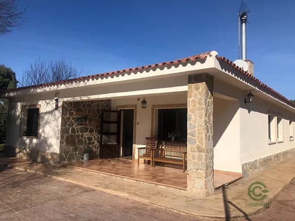 Casa de 0,232 ha en venta en Elda, Alicante