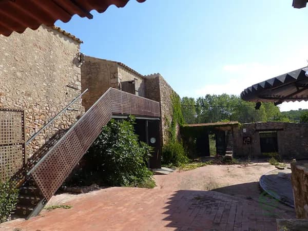 Finca rústica de 0,51 ha en venta en Girona