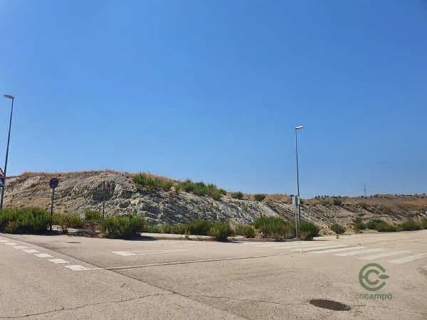 Nave industrial de 0,3708 ha en venta en Valdemoro, Madrid
