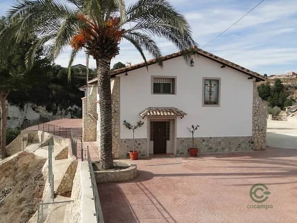 Finca rústica de 0,6 ha en venta en Ontinyent, Valencia
