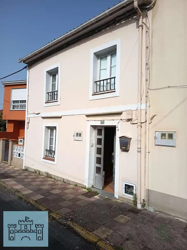 Casa de 0,0254 ha en venta en Mugardos, La coruña