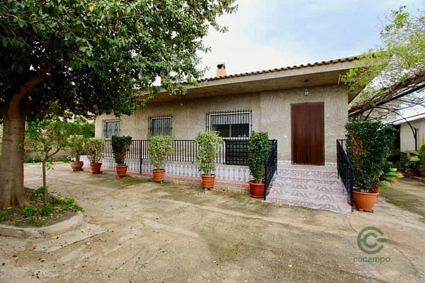 Casa de 0,1456 ha en venta en Murcia, Murcia