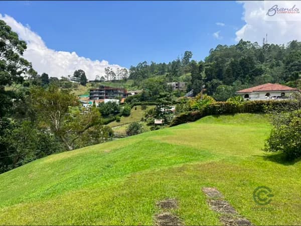 Terreno urbano de 0,35 ha en venta en Antioquia
