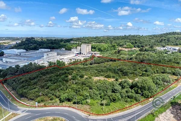 Fazenda florestal de 3,97 ha para venda em Lisboa