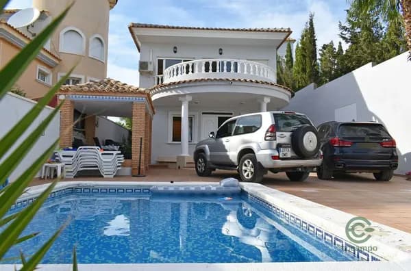 Casa de 0,036 ha en venta en Orihuela, Alicante