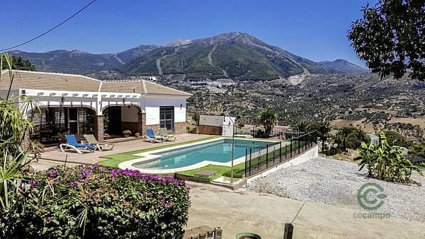 Casa de 0,6 ha en venta en Alcaucin, Malaga