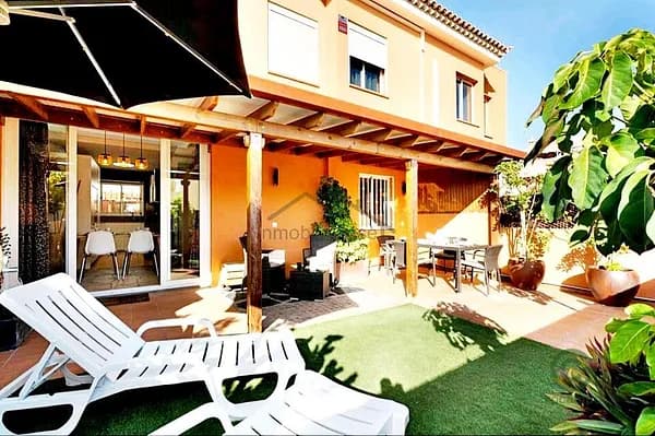 Casa de 0,0221 ha en venta en Arona, Tenerife