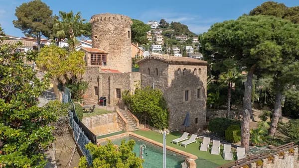 Finca de recreo de 0,15 ha en venta en Santa susanna, Barcelona