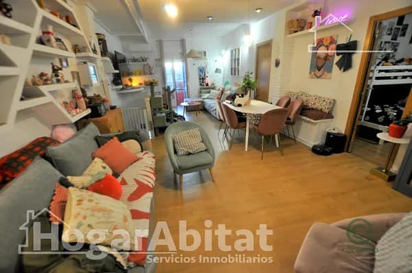 Casa de 0,0101 ha en venta en Manises, Valencia