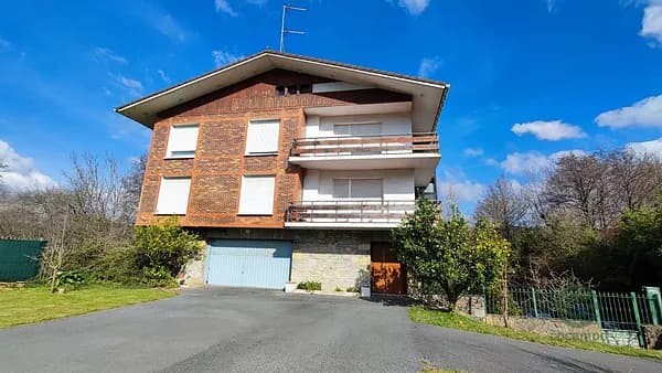 Casa de 0,23 ha en venta en Zamudio, Vizcaya