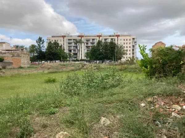 Terreno urbano de 0,1642 ha en venta en Carcaixent, Valencia