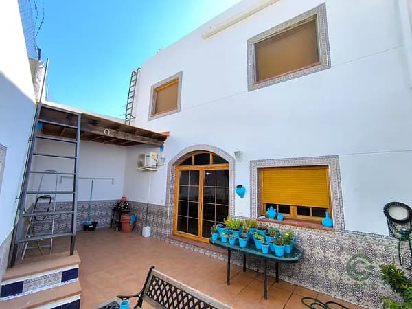 Casa de 0,0314 ha en venta en Sax, Alicante