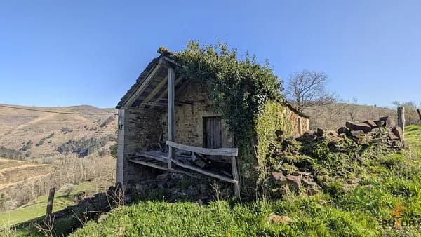 Finca rústica de 1,75 ha en venta en San pedro del romeral, Cantabria