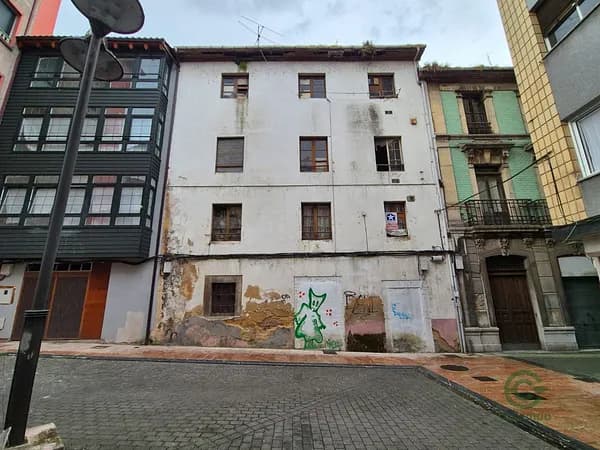 Casa de 0,04 ha en venta en Grado, Asturias