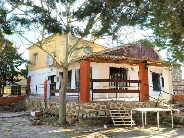 Finca rústica de 0,0879 ha en venta en Navahermosa, Toledo