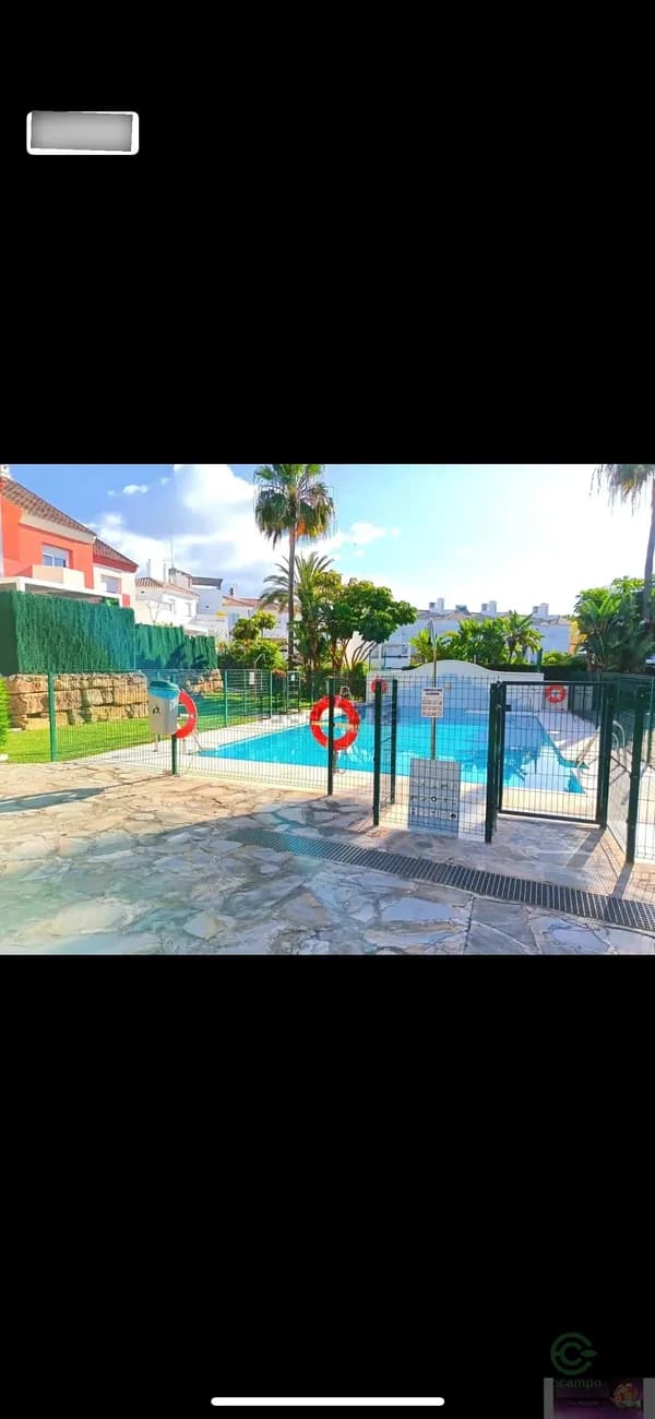 Casa de 0,0225 ha en venta en Estepona, Málaga