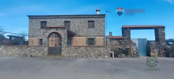 Finca rústica de 1,647 ha en venta en Zarza de montanchez, Caceres