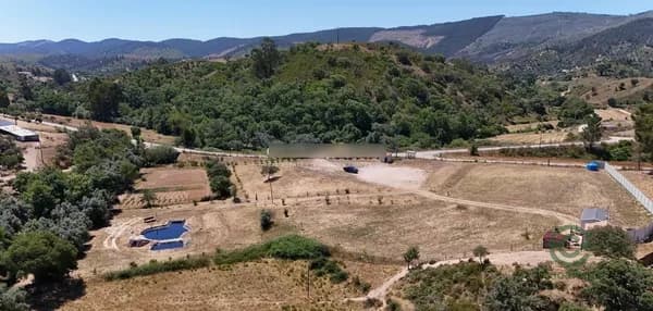 Finca de recreo de 1,132 ha en venta en Sabóia, Beja
