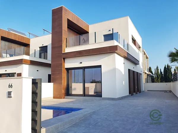 Casa de 0,016 ha en venta en Daya nueva, Alicante