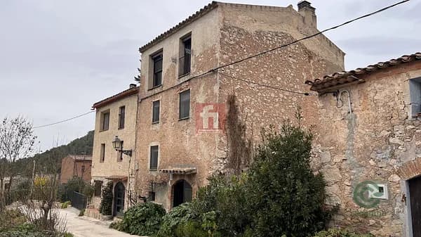 Casa de 0,0236 ha en venta en Montblanc, Tarragona