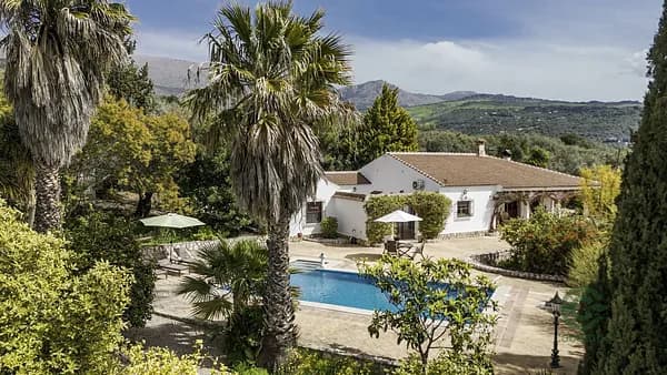 Finca rústica de 1,075 ha en venta en Málaga