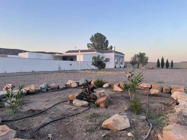 Finca rústica de 2,4934 ha en venta en Tabernas, Almeria