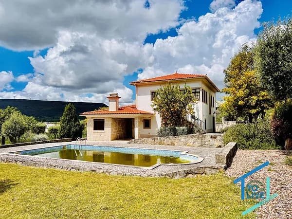 Casa de 0,1781 ha en venta en Alvaiázere, Leiria