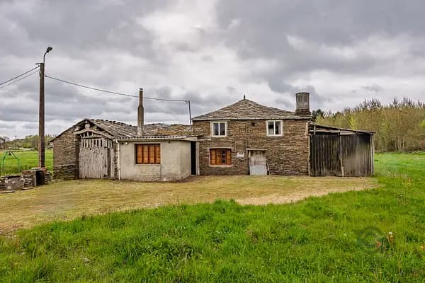 Finca rústica de 0,3693 ha en venta en Outeiro de rei, Lugo
