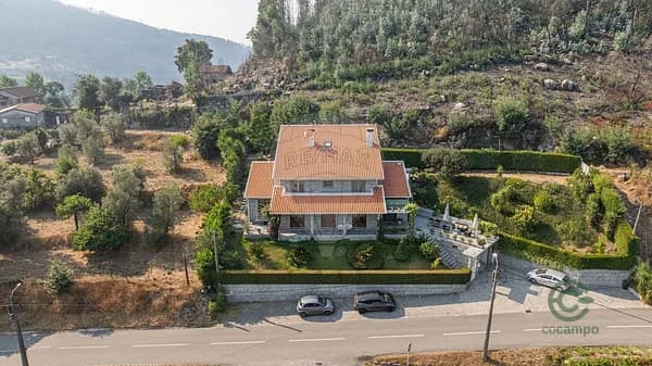 Casa de 0,1 ha en venta en Guimarães, Braga