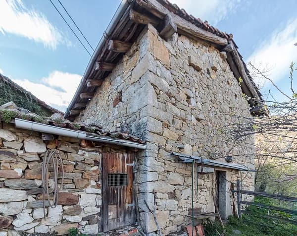 Finca rústica de 0,0073 ha en venta en Quiros, Asturias