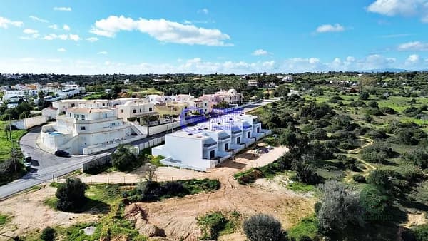 Casa de 0,0168 ha en venta en Armação de pêra, Algarve