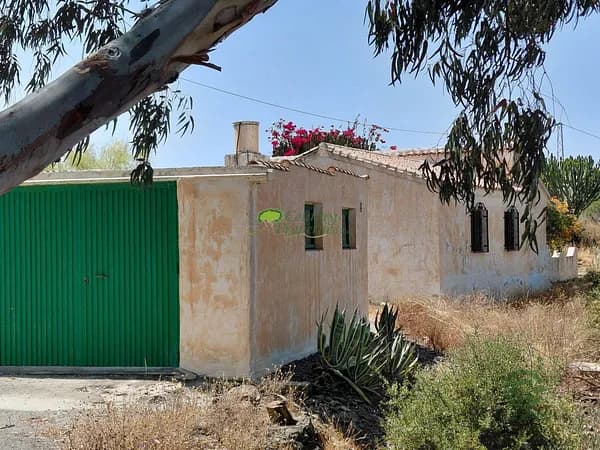 Finca rústica de 0,82 ha en venta en Velez-malaga, Malaga