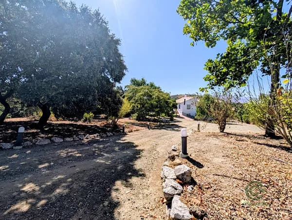 Finca de recreo de 0,78 ha en venta en Loja, Granada