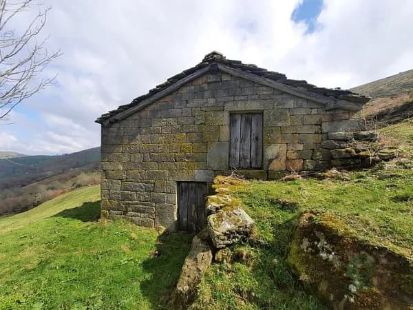 Finca de recreo de 1,8741 ha en venta en San pedro del romeral, Cantabria
