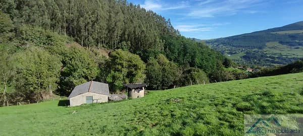 Finca rústica de 1,1 ha en venta en Santander, Cantabria
