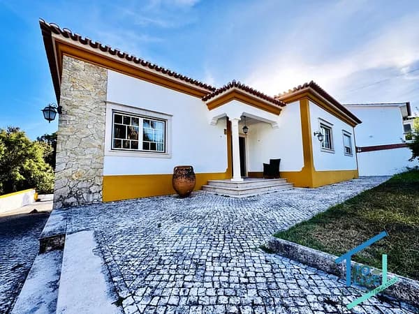 Casa de 0,146 ha en venta en Tomar, Santarém