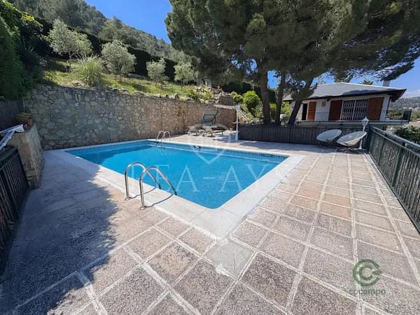 Casa de 0,105 ha en venta en Vallirana, Barcelona