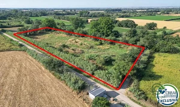 Finca agrícola de 1,08 ha en venta en Girona
