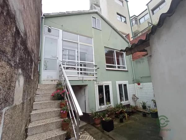 Casa de 0,02 ha en venta en Bueu, Pontevedra