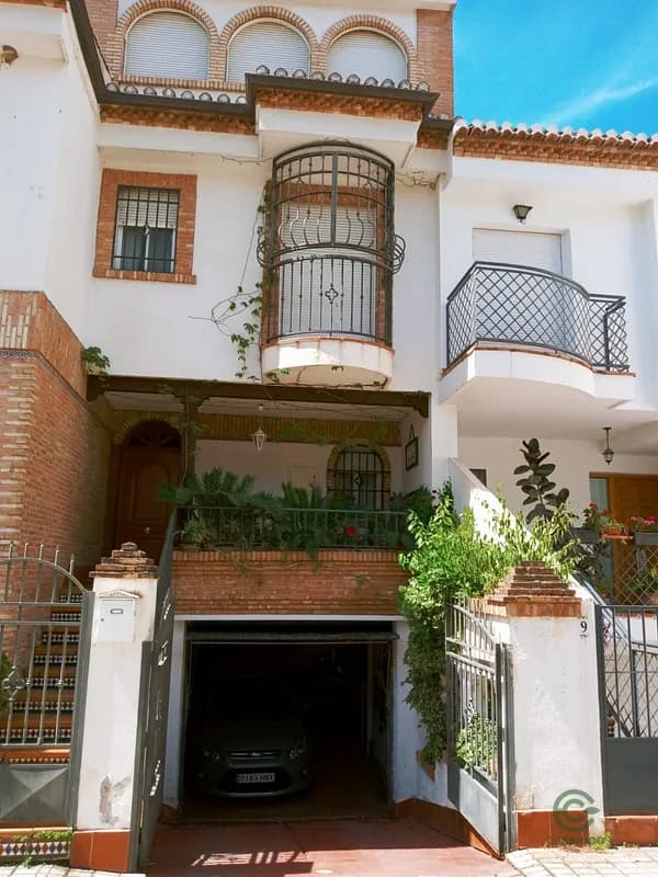 Casa de 0,0389 ha en venta en Cenes de la vega, Granada