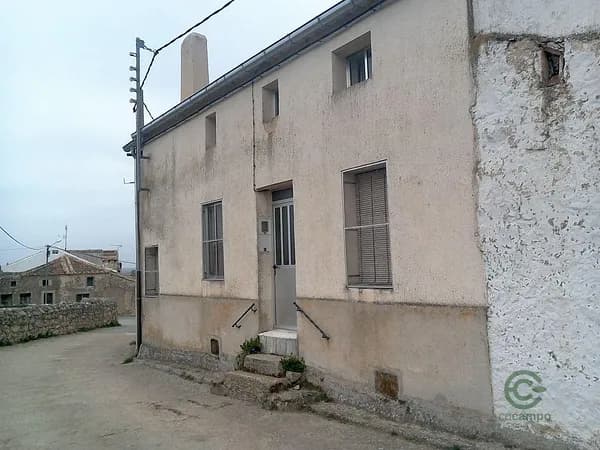 Casa de 0,008 ha en venta en Sepulveda, Segovia