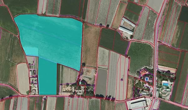 Finca agrícola de 6,4 ha en venta en Granada