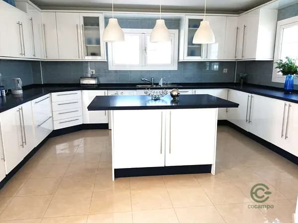 Casa de 0,07 ha en venta en Málaga