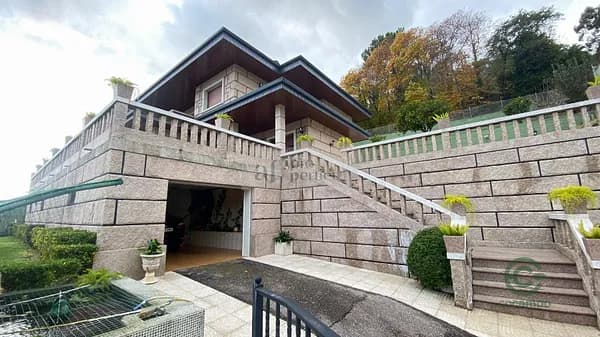 Casa de 0,199 ha en venta en Moaña, Pontevedra