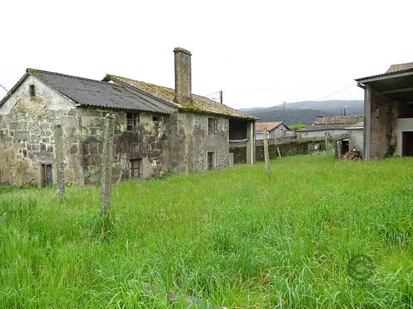 Casa de 0,0811 ha en venta en Brión, La coruña